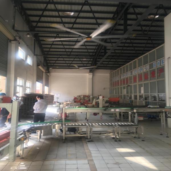 Ventilador HVLS de motor BLCD para grandes armazéns