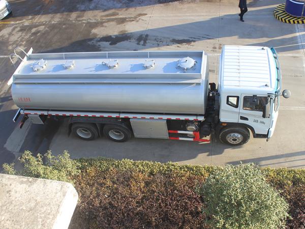 Marque Dongfenghua Shenrunzhixing, Camion de ravitaillement en liquide de 19 mètres cubes