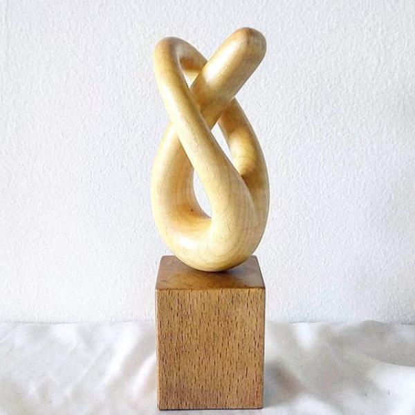 Inspired Aesthetic Handmade Wooden Sculptures Art Display ISO9001 Approved