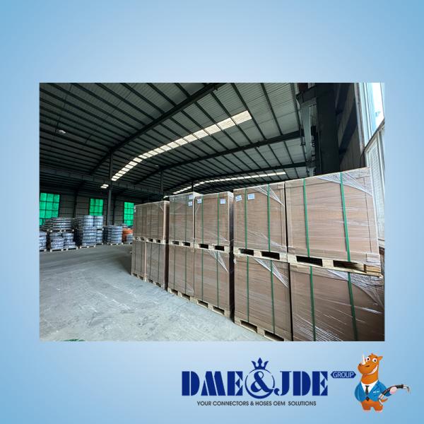 SAE R7 Standard Hydraulic Fluid Hose Black Color Polyester Elastomer 1 Layer Of Textile Braid