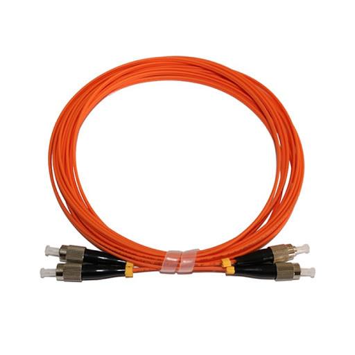 Assemblage de câble à fibre 62.5/125 multi-mode avec une attenuation de 3,0 dB/km