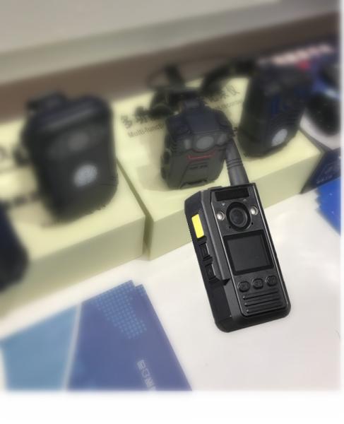As câmeras vestindo do corpo da polícia padrão do CE apoiam a auto foto com função do PTT