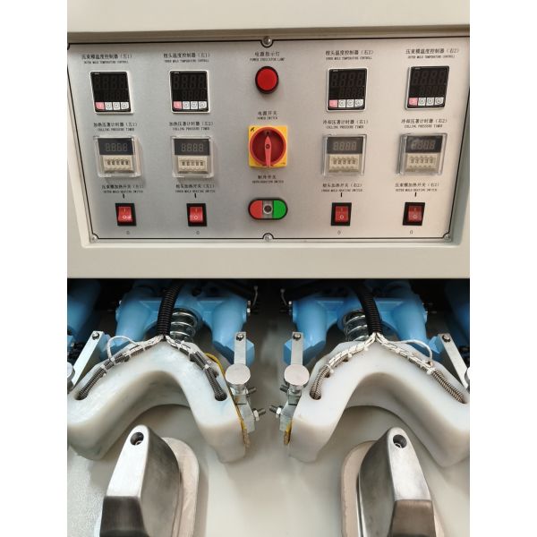 Machine de moulage de contreforts horizontaux, deux chauds et deux froids, pour chaussures