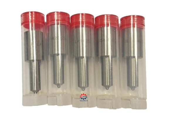 Bec S6D105 6137-12-3120 d'injecteur de carburant d'Engine Parts Diesel de l'excavatrice DLLA142S354N502