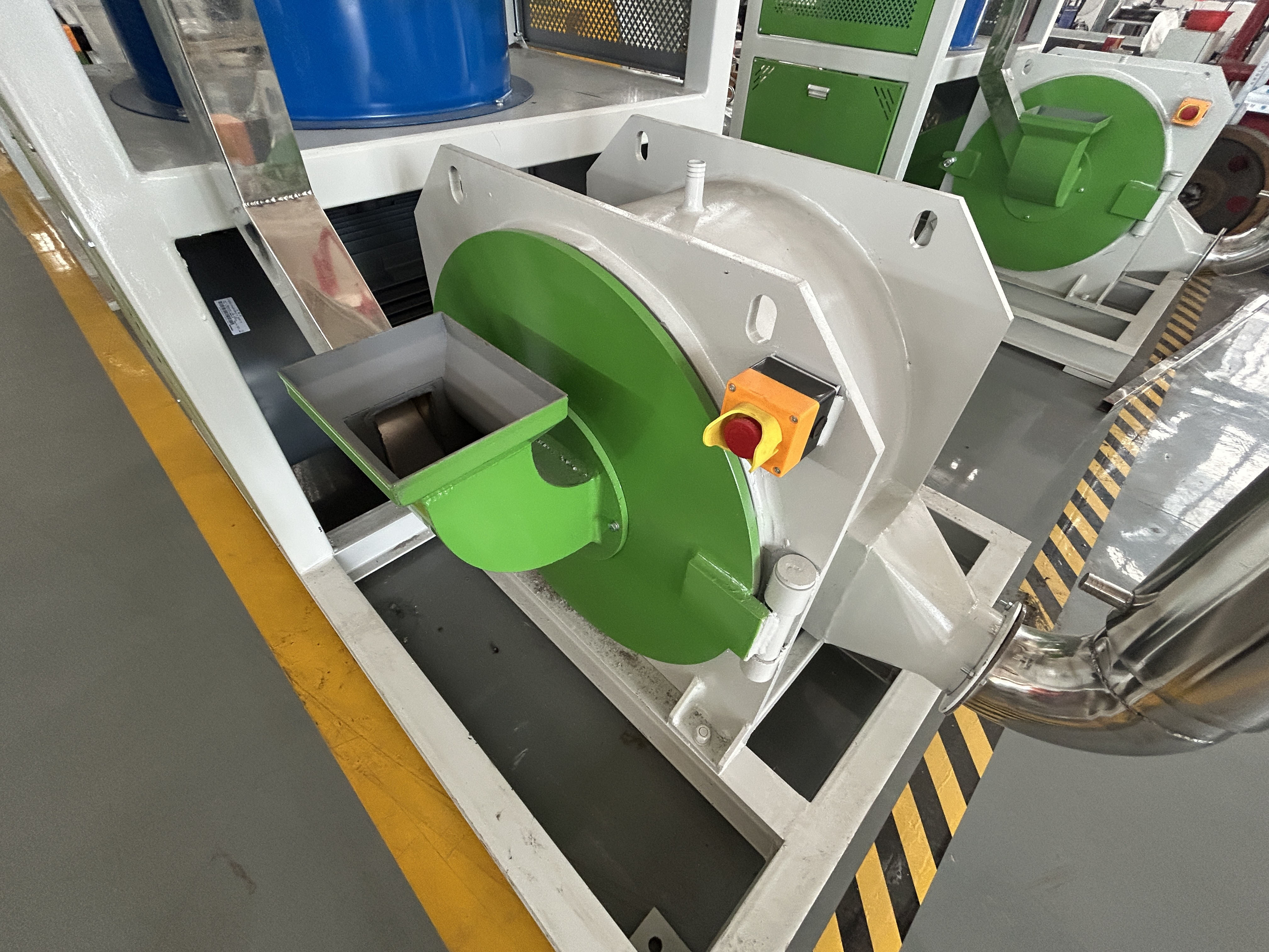 PVC UPVC Pipe Panel Flakes Miller Pulverizing Machine PE HDPE LDPE Flakes Pulverizer Machine