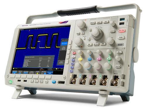 Tektronix DPO4054B Osciloscópio Digital de Fósforo, 500MHz, 2.5GS/s, 20M comprimento de registro, 4 ch