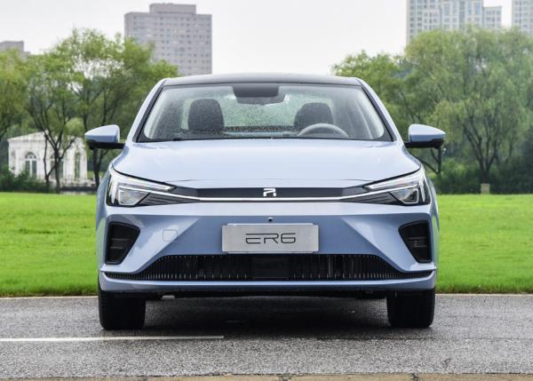 Jeunes confortables en hausse Auto ER6 Nouvelle énergie Véhicules électriques tout-terrain purs