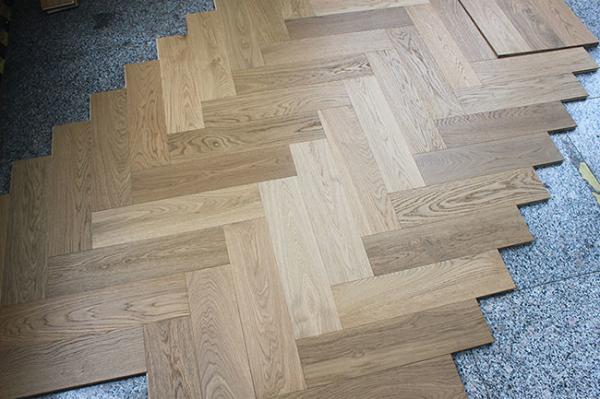 Prime Oak Herringbone Engineered Wood Flooring To Italy, Smoked