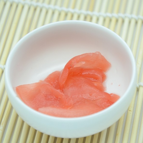 китайский сладкий замаринованный кусок имбиря 340g белый и розовый в бутылке