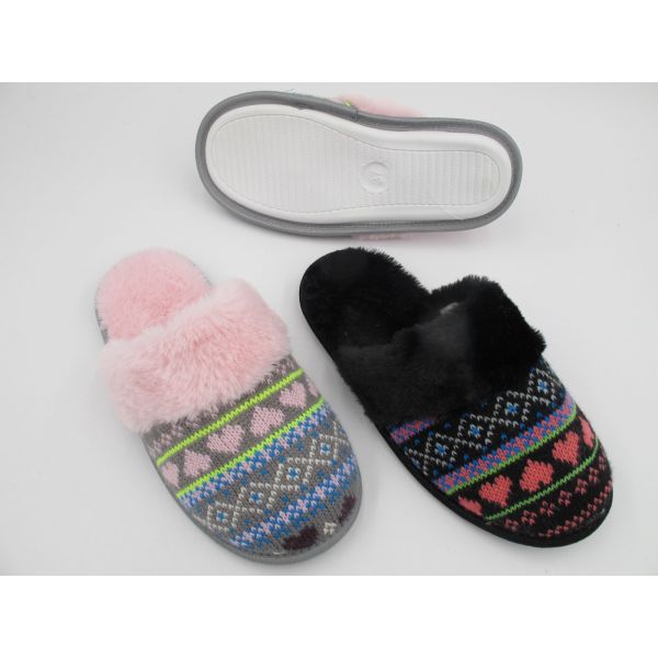 Chaussettes chaudes pour femmes en hiver avec dessus tricoté et semelle anti-dérapant