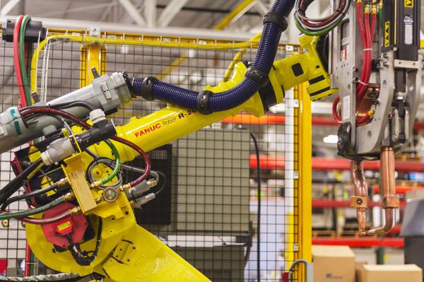 Fanuc R-2000iC/125L Braço Robótico Industrial Com Tochas de Soldadura