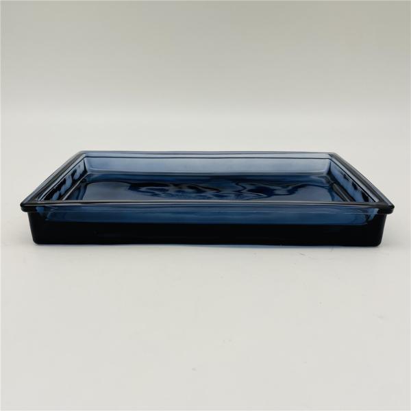 Стеклянные туалетные и гостиничные аксессуары, установленные в светло-синей квадратной форме с никелем