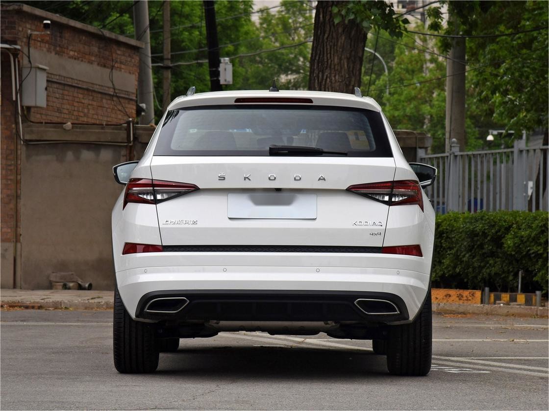 Skoda Kodiaq TSI380 7-местный 4WD TOP версия бензиновый автомобиль мобильный телефон беспроводное зарядка панорамное изображение