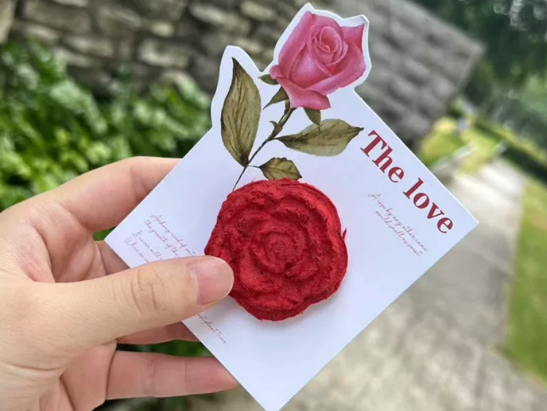 Plantable Seed Paper Cards With 3D Botanical Shapes For Romantic Occasions