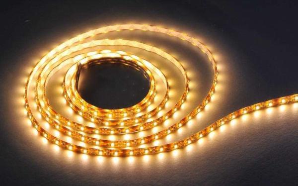 Correia plástica do PVC que faz a máquina, máquina macia da extrusão da tira da luz da corda do diodo emissor de luz