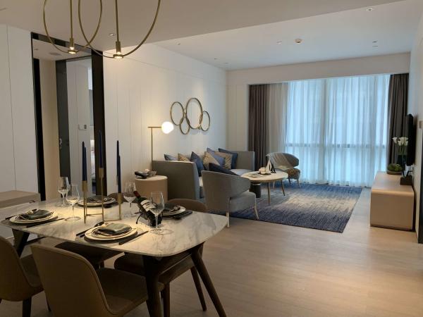 A mobília da madeira maciça de ASCOTT ajustou grupos de sala de visitas para o ODM dos apartamentos
