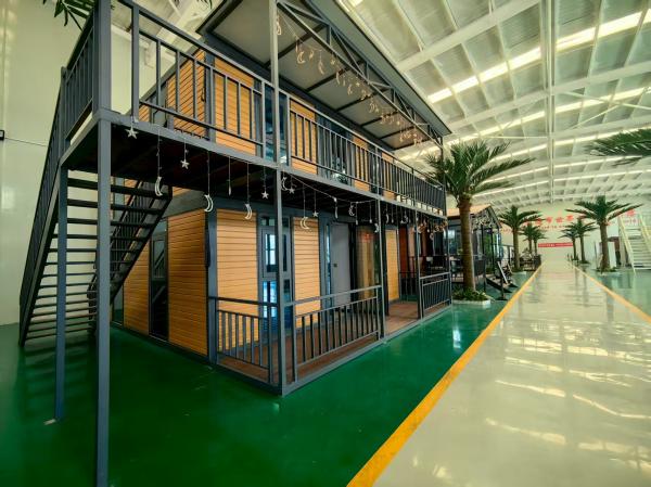 Low-Cost Large-Space Modular Expandable Container