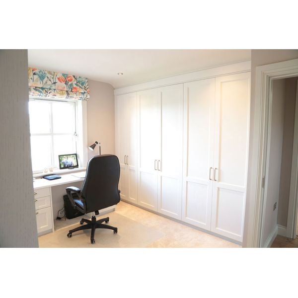 Minimalist Design Solid Wood Wardrobe Closet with Customized Size for Modern Homes