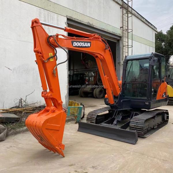 TOSHIBA Hydraulic Cylinder 68kw Korea Mini Excavator Doosan DX60 DH55 60 Used Digger