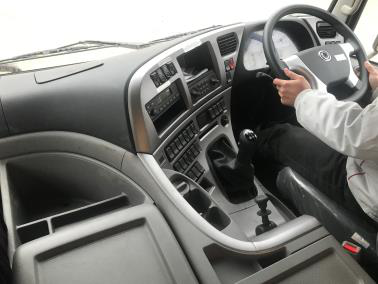 Dongfeng Used Dump Truck 5600X2300X1200 Dimensions 280L Fuel Tank Capacity