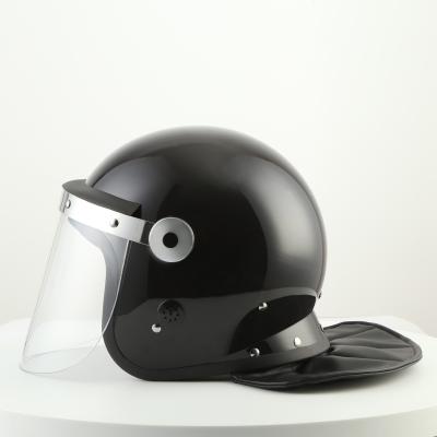 O capacete do motim com proteção da viseira e do pescoço do plutônio, policia o capacete tático