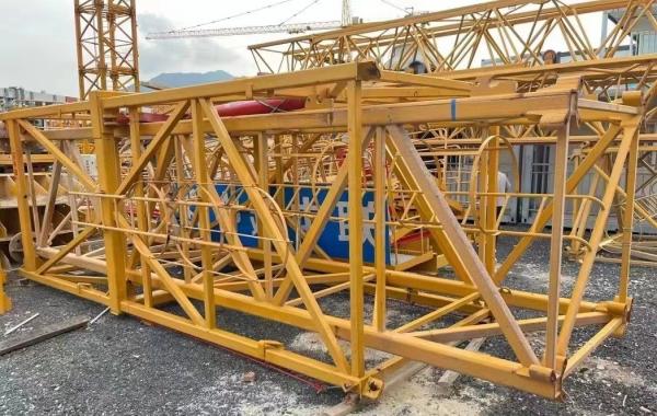 2020 Xugong deuxième main tour grue 6515-85 avec type de voiture en mouvement type 50T