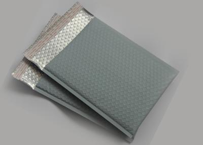 Os encarregados do envio da correspondência do   de Gray Matte Metallic Bubble, costume liso imprimiram envelopes acolchoados