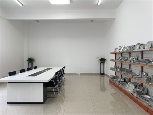 Mitsubishi Servo Motor Alimentado de aluminio de papel plástico contenedor de alimentos haciendo máquina fácil de usar