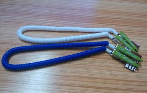 Hot sales non-slip design blue red napkin dental holders w/metal thin alligator clips 2pcs