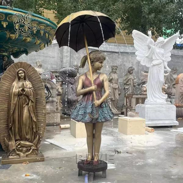 Bronze Umbrella Girl Statues Garden Water Fountain Life Size Beautifu Metal Decoration Outdoor Design Modern