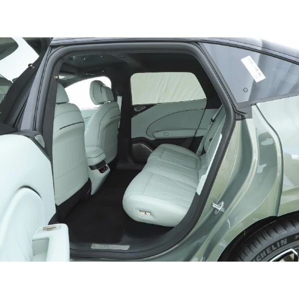 Uesd Car 2024 Zeekr 007 Dual-Motor Performance 100  k Wh Autonomous Driving Excellent Condition  Car Made in China Hot Selling