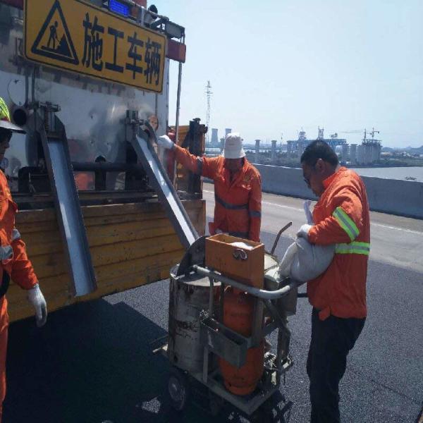 Pinturas para carreteras Proveedores Precio barato Reflector de alto índice Pintura termoplástica de marcado de carreteras Polvo de vidrio