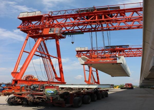 120t Bridge Erection U Beam Launcher Crane High Bearing Capacity Easy Operation