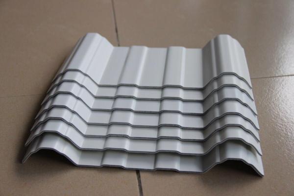 Onda redonda pequena da telha de telhado do PVC da absorção sadia para Domitary/fábrica