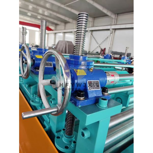 PLC Touch Screen  Stainless Steel Plate Leveling Machine 1300mm  For High Precision Metal Flattening