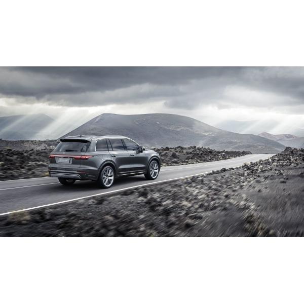 220km/h Plug In Hybrid SUV 700Km Range Four Screens Six Seater Electric Car