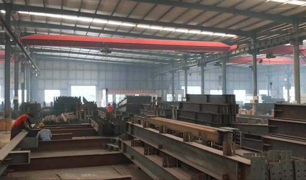 Durable Industrial Steel Frame Buildings Painted / Galvanized Surface Treatment