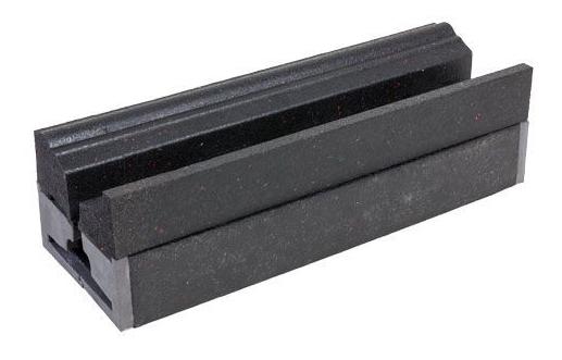 Almohadillas de goma ranuradas negras para vías férreas 45/66mm