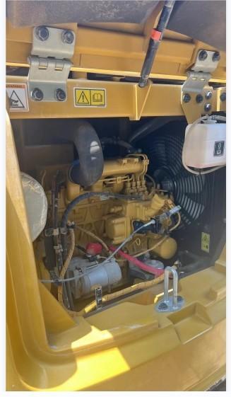Second-hand CAT305.5 excavator with low price and excellent quality  Bucket capacity  0.22m³  Machine weight 5611kg