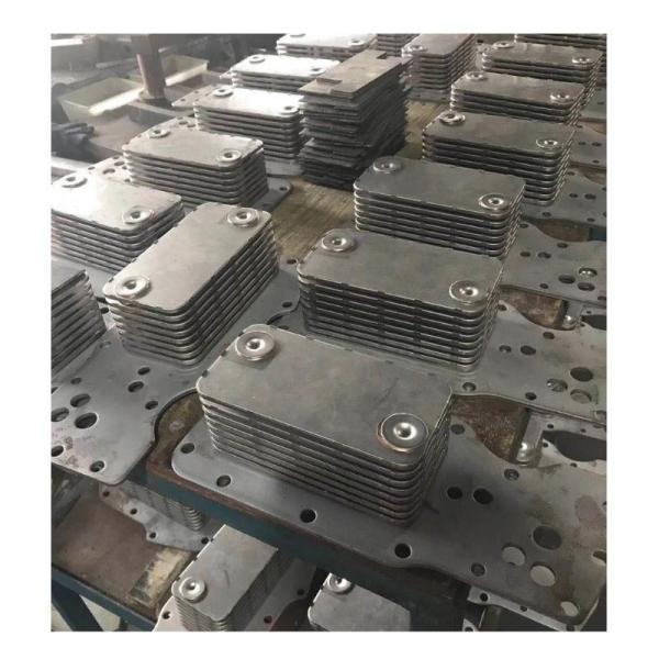 Les pièces de moteur de SAA4D107E-1 SA6D107 huile le système de refroidissement du réfrigérant 6754-61-2110 pour PC220-8