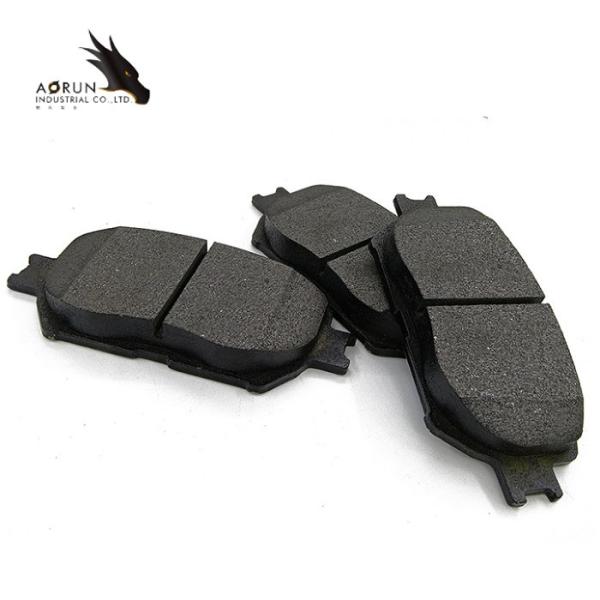 04465-30340 Front wheel brake pads for Lexus Toyota