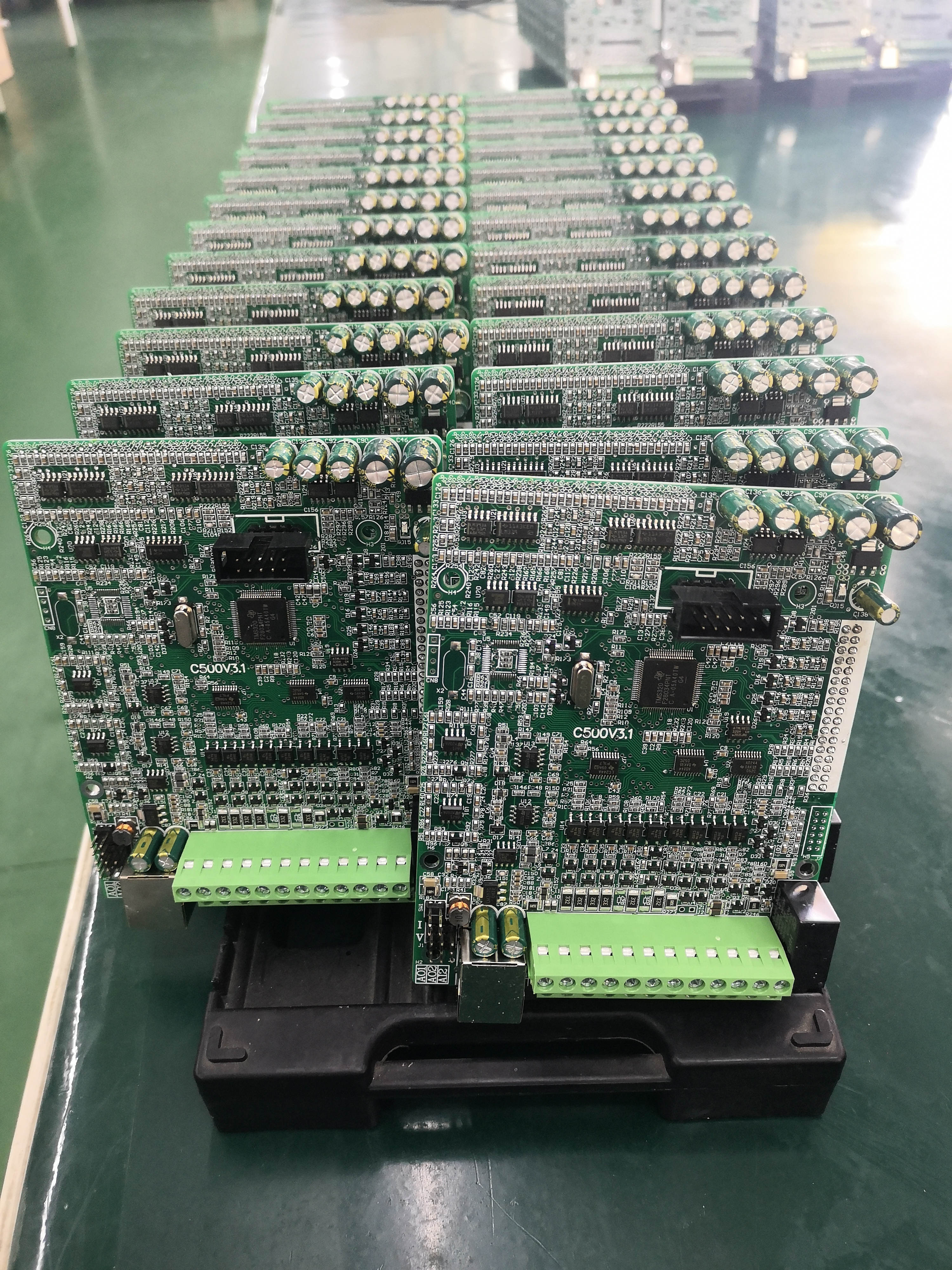 Входной сигнал инвертора перепада соответствующий 1 выход участка 220v 3 привод 4kw AC инвертора участка 380v