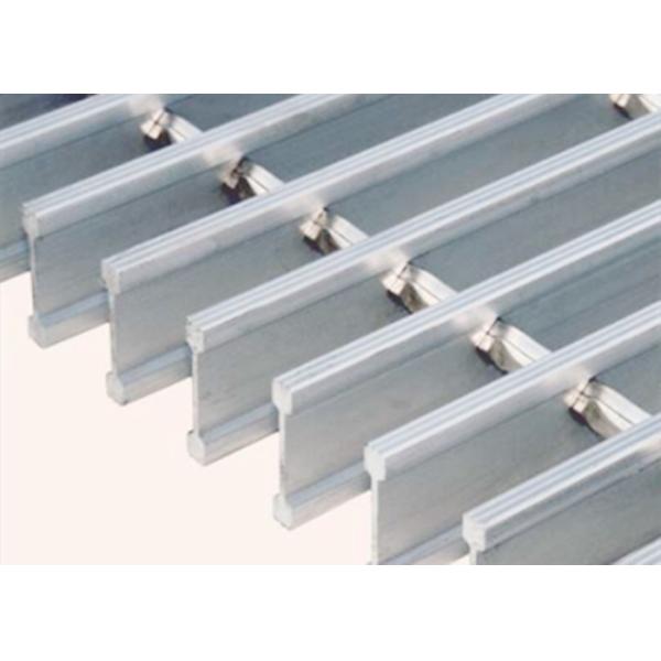 Панель скрежетать алюминиевого сплава 6061 плоская для проступей или подиума лестницы платформы химического завода