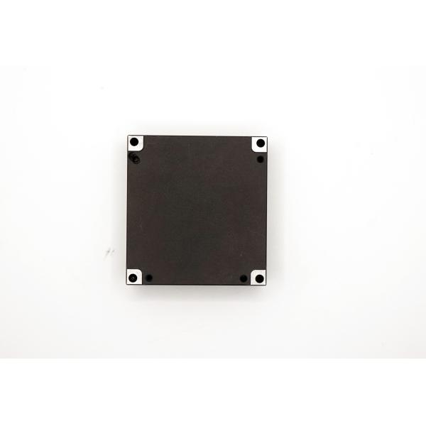 Движущийся беспилотный летательный аппарат с динамическим волоконно-оптическим гироскопом для стабилизации инерциальной платформы