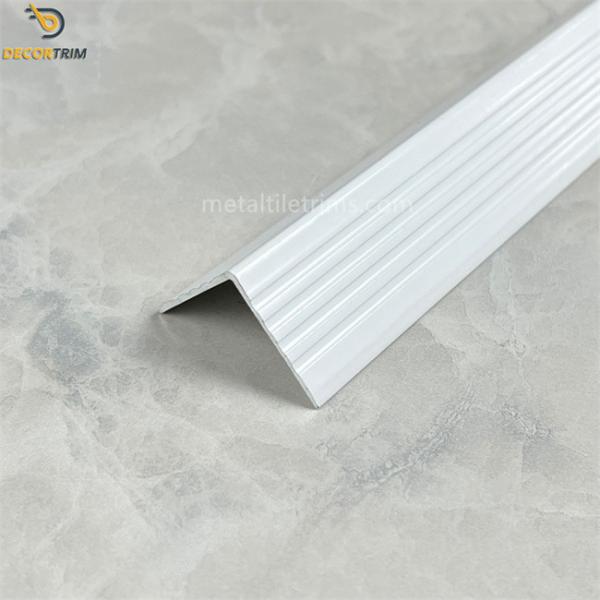 29mm×29mm×1.3mm Wall Corner Protector Strips Pvc 90 Degree Corner