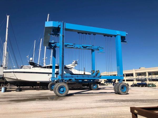 Mobile Boat 40 Ton Boat Lifting Gantry Crane For Lift Hoist