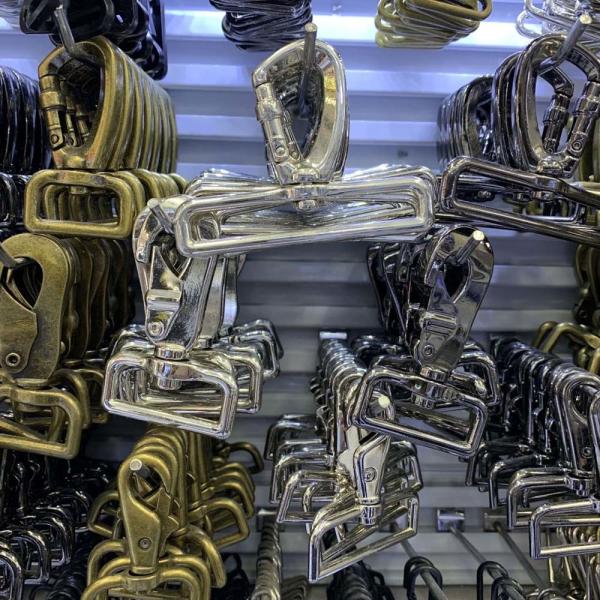 Brass Aluminum Dog Hook For Leash Bag Garments 10mm-40mm Thickness