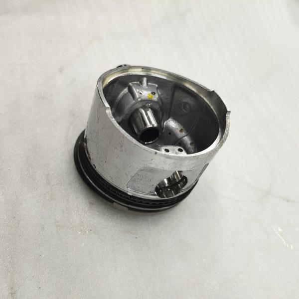 Parties détachées de machines moteur tricycle piston piston pin usinage commande de produits