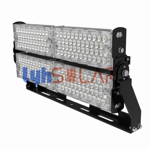 High Pole LED Spot Light Outdoor 6000k Solar Powered With IP67 Waterproof Anti UV Surface Treatment