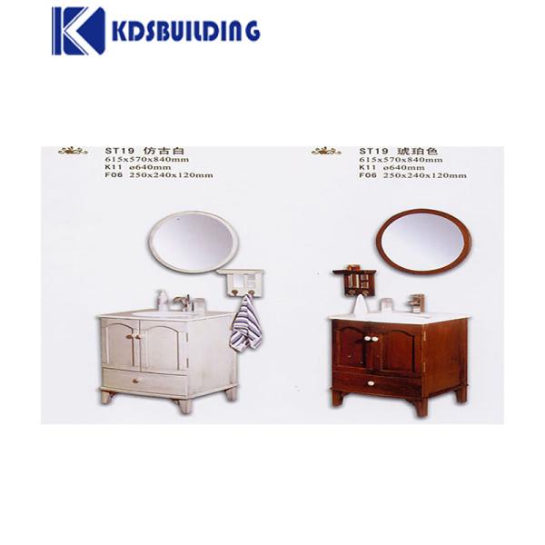 Маленький ванный шкаф с зеркалом